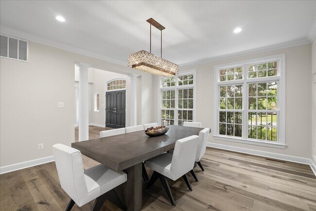 Building Photo - Your New Home Awaits
