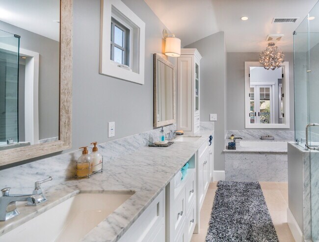 Building Photo - California Coastal Awaits: Luxurious Custom 3-Bedroom Home with Marble Touches on Balboa Island