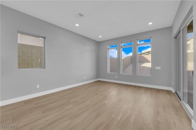 Building Photo - 10648 Stone Ledge Ave