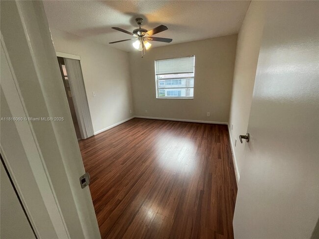 Primary Photo - 413 Saxony Way