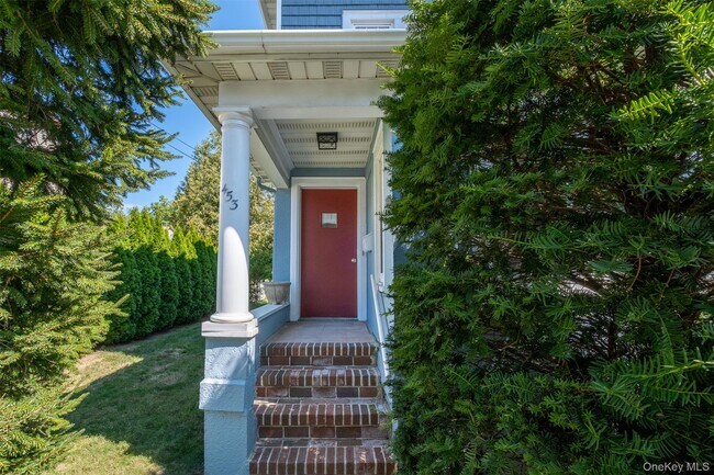 Building Photo - 453 Beach Ave