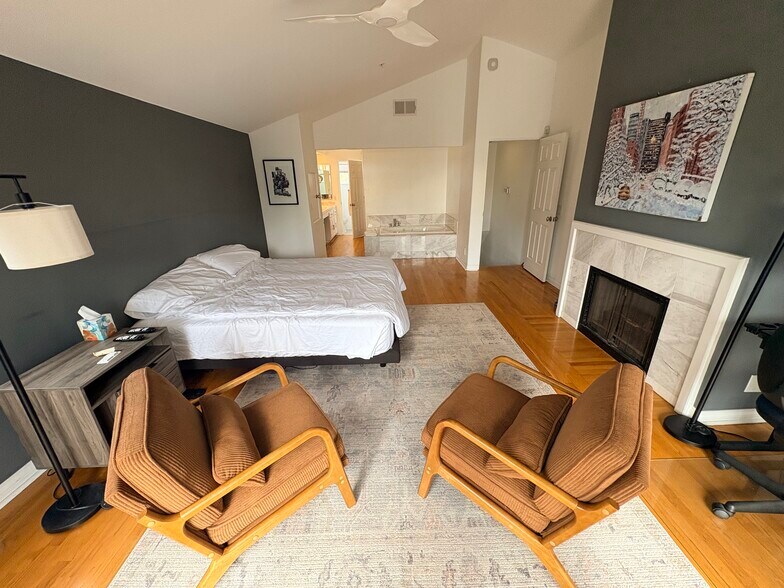 3rd Floor Bedroom - 4201 E Ocean Blvd