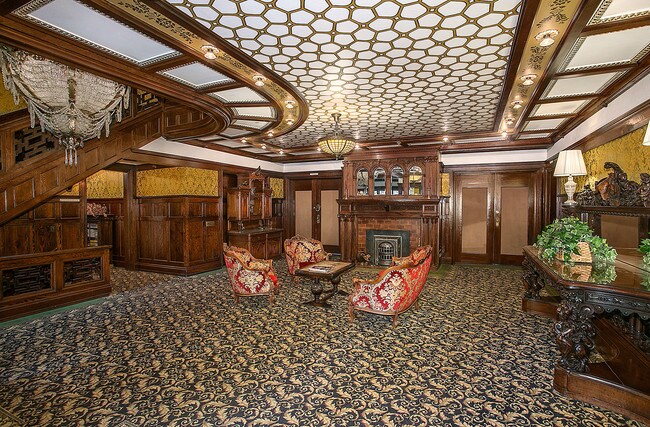 Building Photo - 211 W Highland Dr