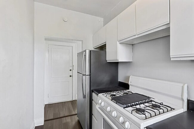 Building Photo - 21 Peachtree Memorial Dr NW