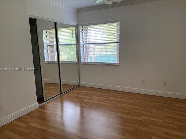 Building Photo - 10925 SW 113th Pl