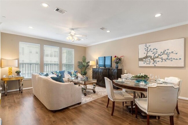 Building Photo - This Condo is The Perfect Blend of Comfort...