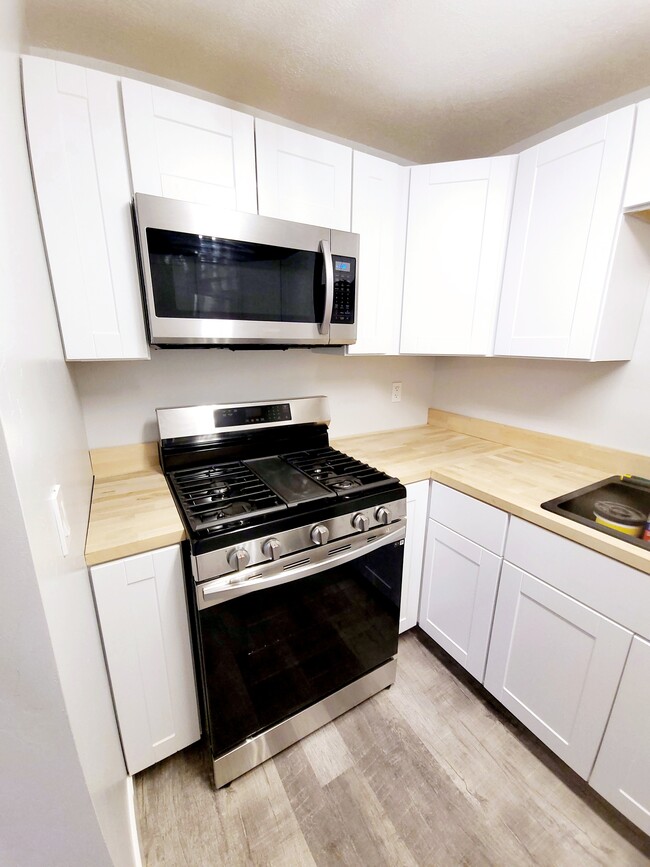 Building Photo - 699 N 600 E