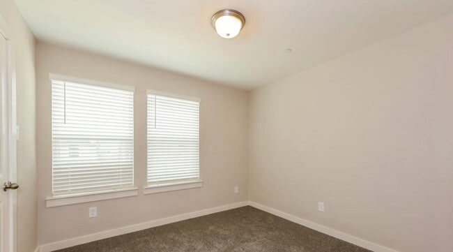 Building Photo - AVAILABLE NOW