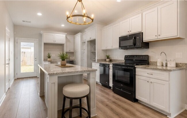 Building Photo - 109 Tyreek Dr