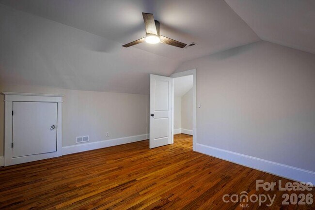 Building Photo - 435 Walnut Ave