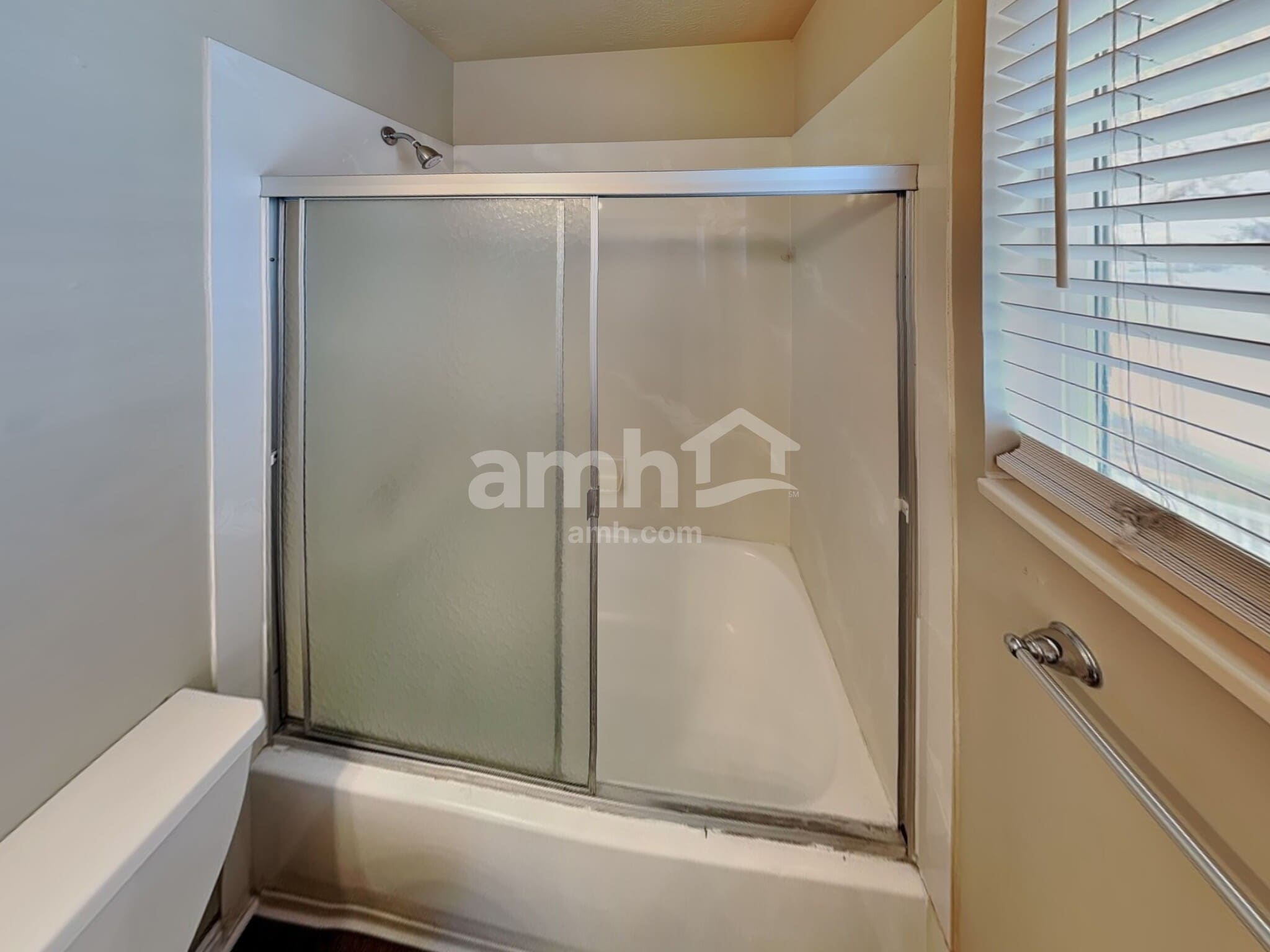 Building Photo - 3750 Suffolk Cir