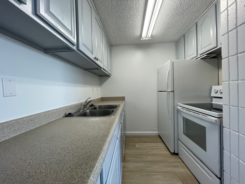 Building Photo - 46-283 Kahuhipa St