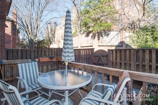 Building Photo - 1445 Hampton Hill Cir