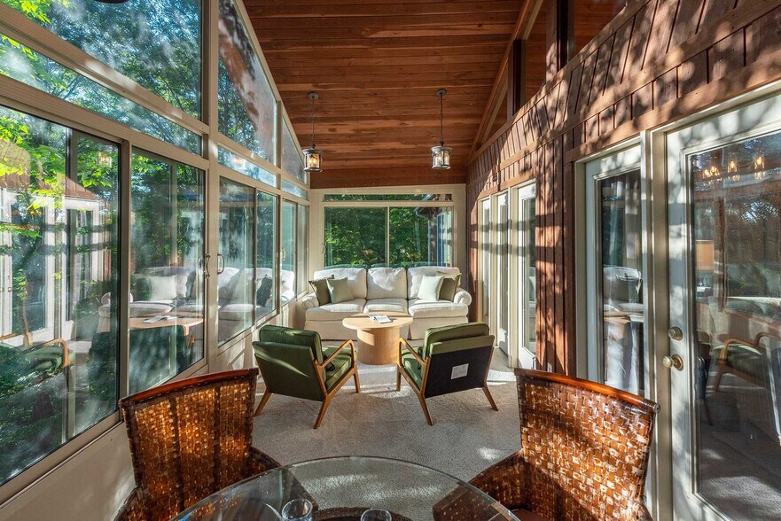 Building Photo - 1936 El Miner Dr