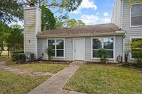 Building Photo - 8 Hideaway Dr