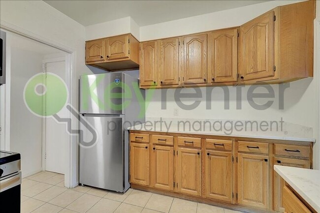 Building Photo - 2400 27th St