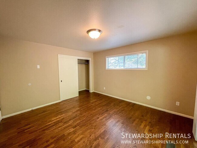 Building Photo - 1800 Sylvan St