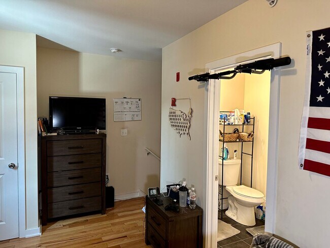 Building Photo - 4442 Cresson St