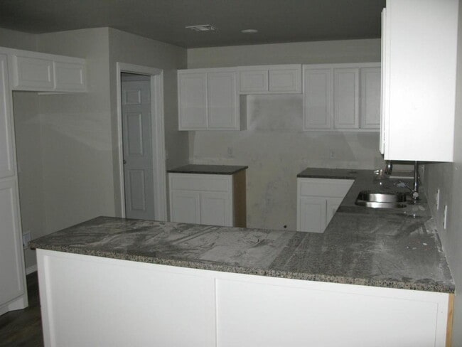 Building Photo - 11615 Surrey Ln