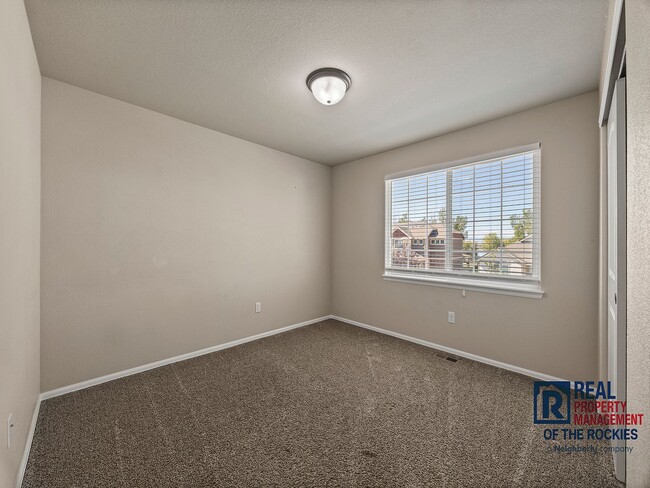 Building Photo - Amazing 4 Bed 3.5 Bath House in Severance!