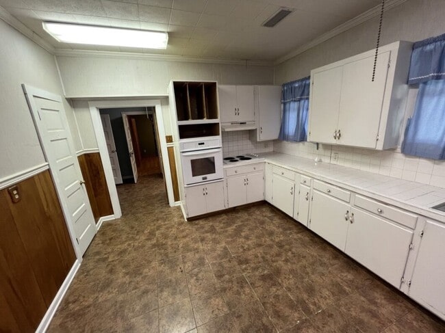 Building Photo - Spacious 5-Bedroom Home in Prime Zachary Location