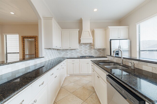 Building Photo - 11207 Tramonto Dr