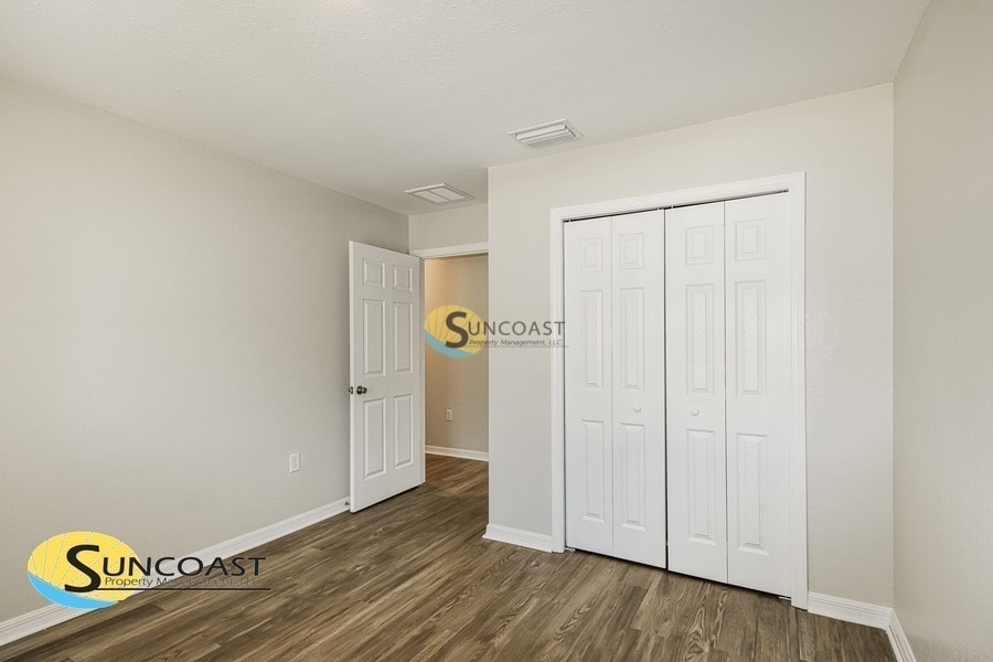 Building Photo - 7893 N Jamaica Dr