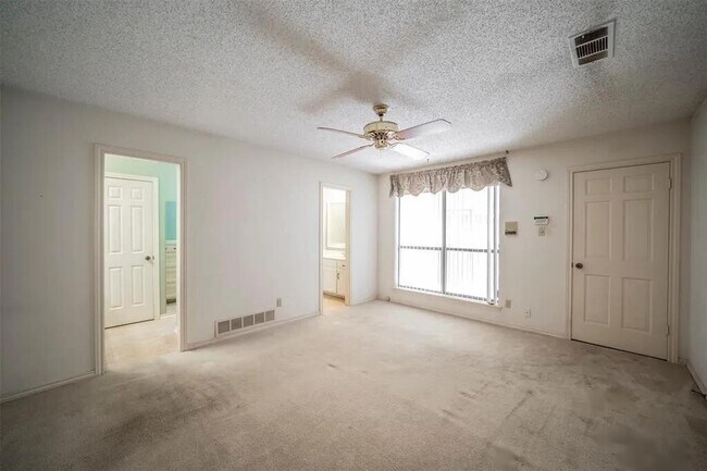 Building Photo - 2507 Radcliffe Dr