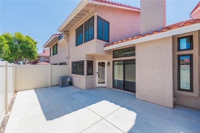 Building Photo - 9769 Hampton Ct