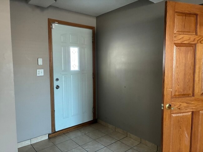 Building Photo - 360 Garden Ct