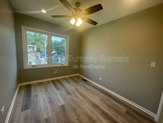 Building Photo - 2624 W 24th St