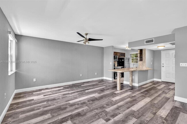 Building Photo - 2871 N Oakland Forest Dr