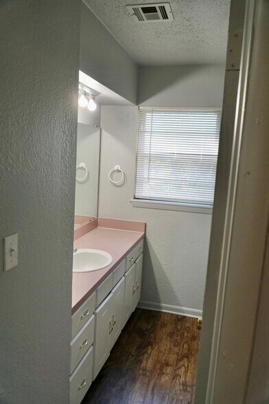 Bathroom - 609 General Senter Dr