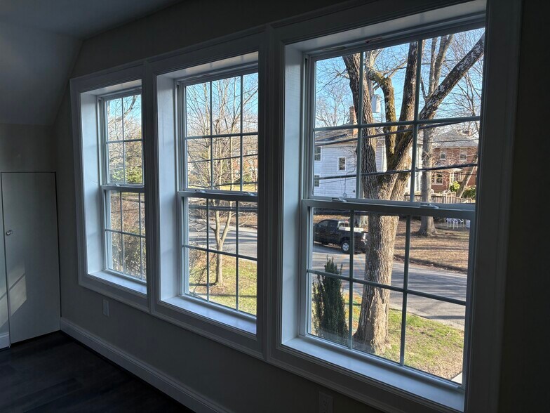 Building Photo - 3600 Moss Side Ave