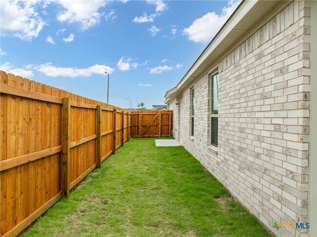 Building Photo - 5101 Rose Petal Ct