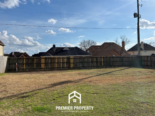 Building Photo - Newly Renovated 3-Bedroom Home for Rent in Memphis, TN - 2-Story Home with Garage & Fenced Yard