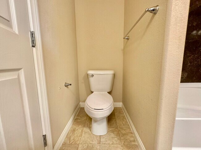 Building Photo - 8173 Crimson Creek Ct