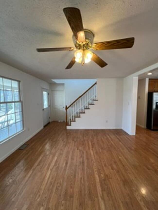 Building Photo - Single family home located in southern Rockbridge County