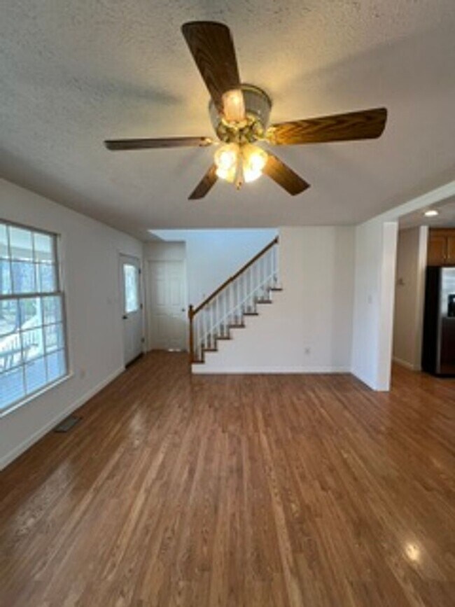 Building Photo - Single family home located in southern Rockbridge County minutes from I81