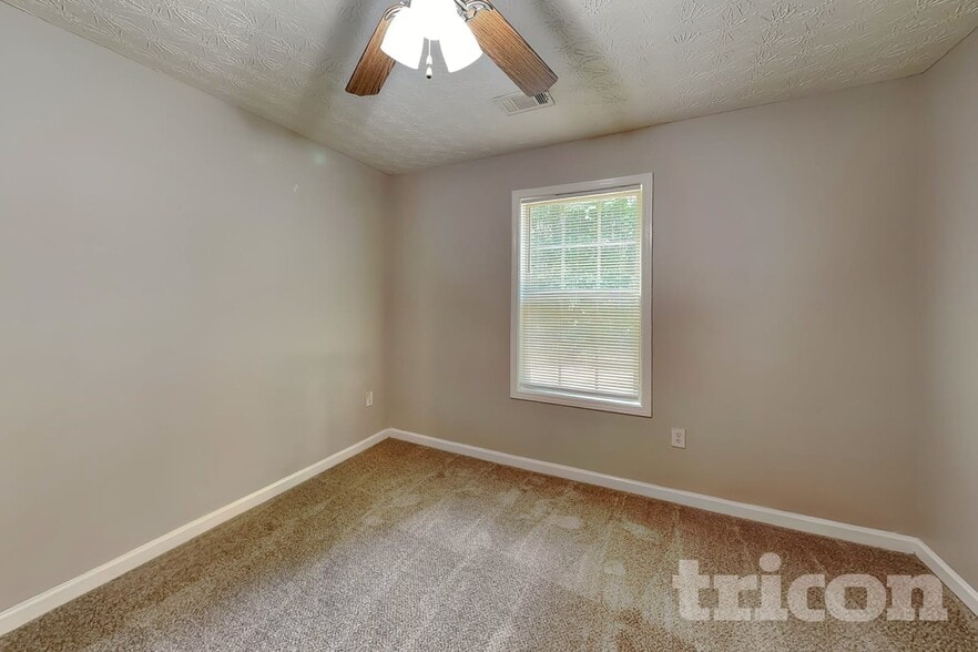 Building Photo - 1047 Wedgewood Ct NE