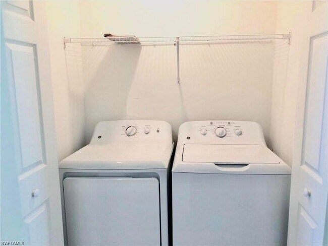 Building Photo - 15960 Grassland Ln