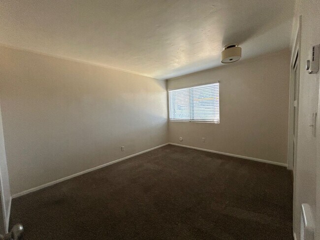 Building Photo - 570 Peach St