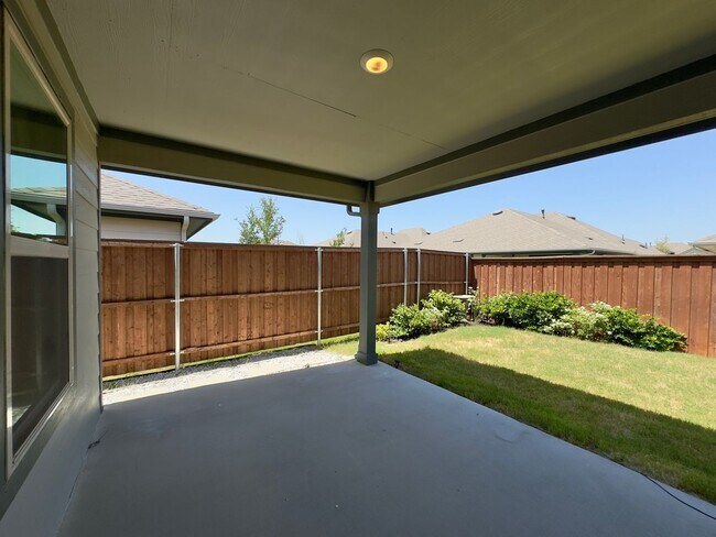 Building Photo - 11333 Pecan Crk Dr