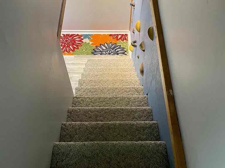 Building Photo - 84 Maplewood Dr