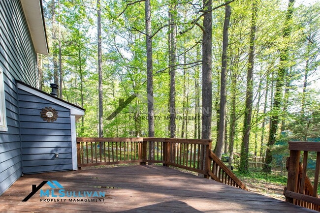 Building Photo - 5623 Lake Elton Rd