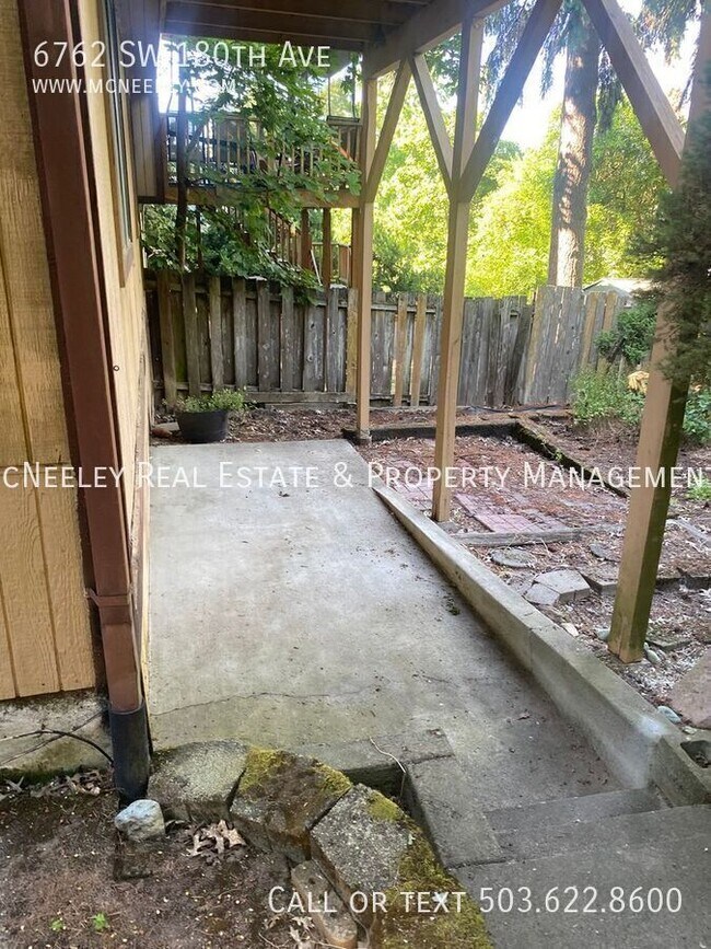 Building Photo - 6762 SW 180th Ave