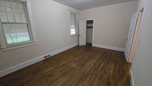 Building Photo - 207-209 S. Pickens Street