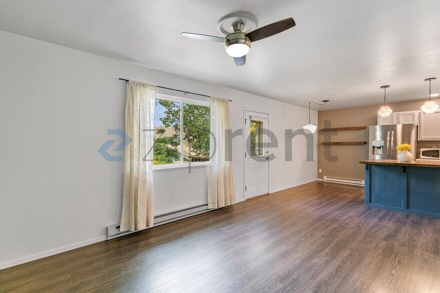 Building Photo - Unit C