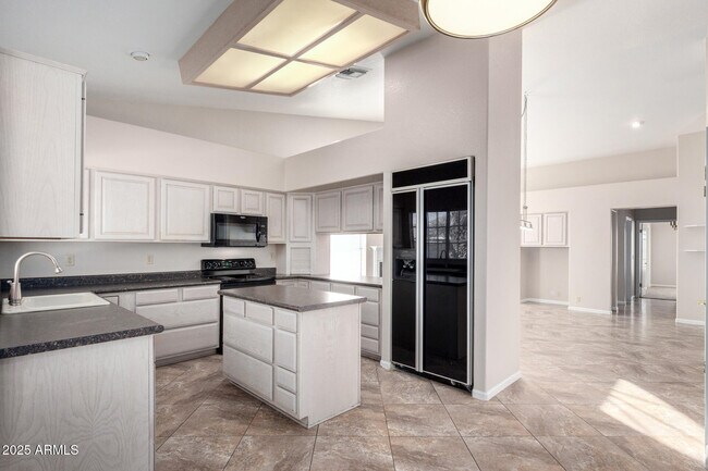 Building Photo - 12349 N 71st Dr