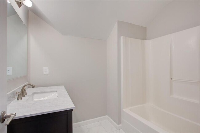 Building Photo - 1173 Arlington Ave SW